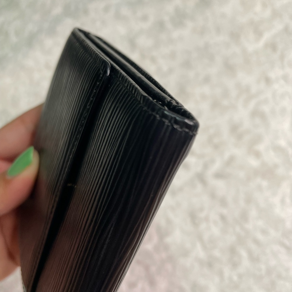 Louis Vuitton Black Epi Elise Trifold Wallet ๐ค - Picture 12 of 17